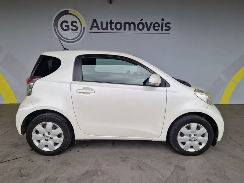 Toyota iQ