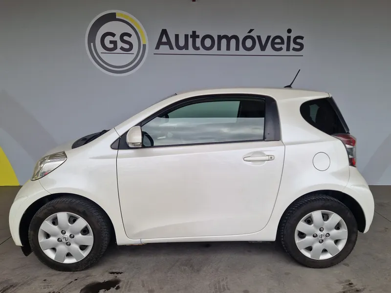 Toyota iQ