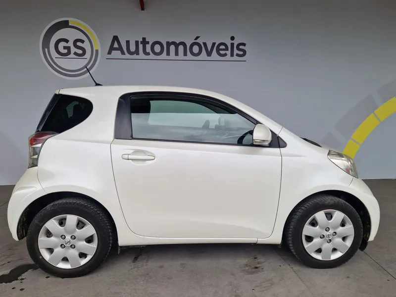 Toyota iQ