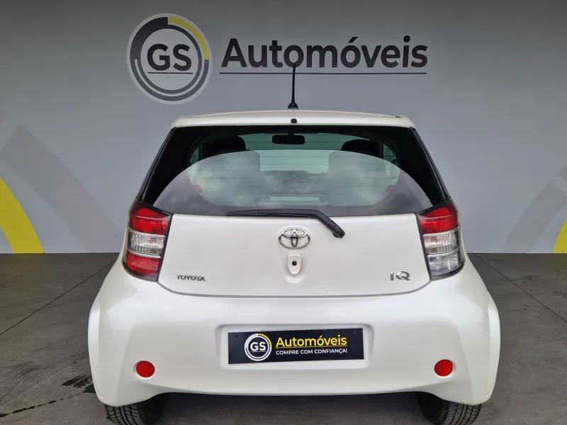 Toyota iQ