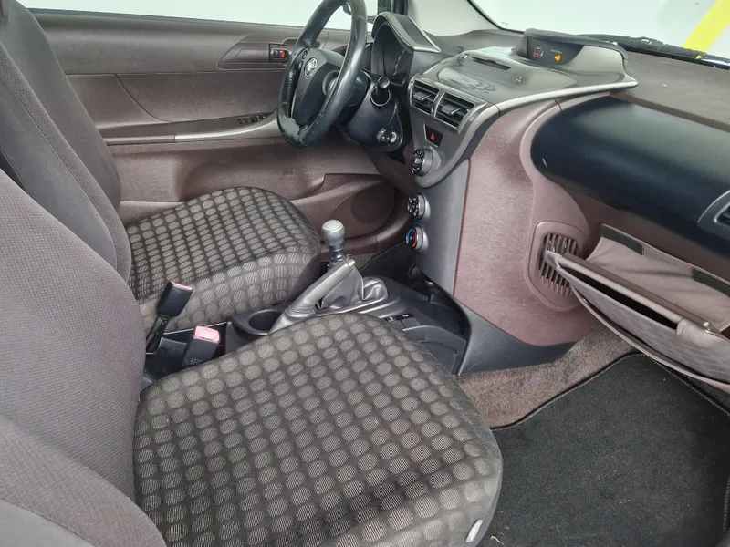 Toyota iQ